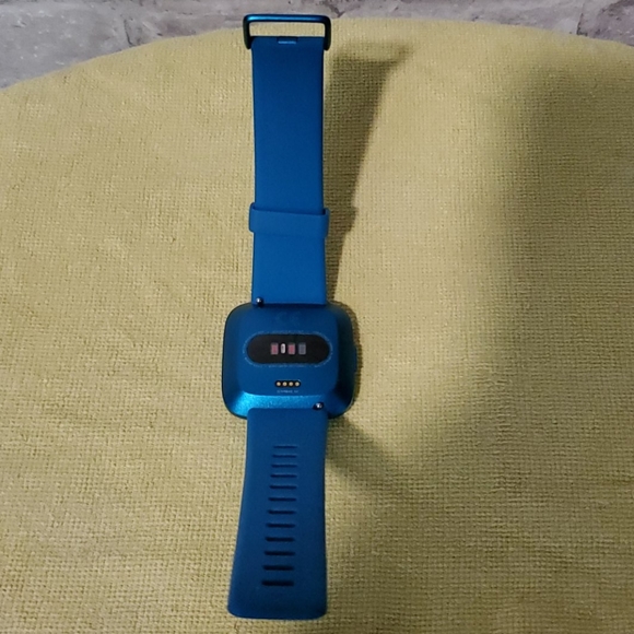 Fitbit Versa Lite Edition - Picture 3 of 8